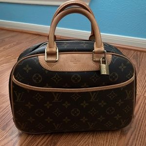 Louis Vuitton Deauville handbag